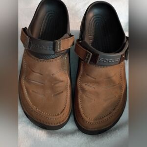 CROCS Men’s Brown Leather Slip-On Loafers with Brown Strap